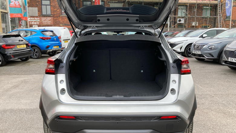 Nissan Juke 1.0 DiG-T N-Connecta 5dr Petrol Hatchback